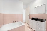 https://images.listonce.com.au/custom/160x/listings/528-pine-avenue-elwood-vic-3184/763/01794763_img_08.jpg?UseHaybgjCY