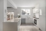 https://images.listonce.com.au/custom/160x/listings/529-park-street-south-yarra-vic-3141/330/01950330_img_03.jpg?n5LvLRLlTno