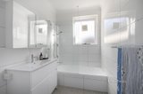 https://images.listonce.com.au/custom/160x/listings/529-park-street-south-yarra-vic-3141/467/01703467_img_06.jpg?hFizdZB4LaA