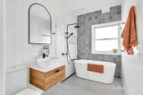 https://images.listonce.com.au/custom/160x/listings/529-pascoe-vale-road-pascoe-vale-vic-3044/957/01750957_img_09.jpg?aK_pTuZHFt4