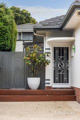 https://images.listonce.com.au/custom/160x/listings/53-belgrave-road-malvern-east-vic-3145/959/01873959_img_15.jpg?qOkI0xL4z_Q