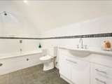https://images.listonce.com.au/custom/160x/listings/53-haines-street-hawthorn-vic-3122/360/01684360_img_05.jpg?X_LZqJyl974