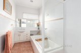 https://images.listonce.com.au/custom/160x/listings/53-kalbar-road-eltham-vic-3095/835/01583835_img_07.jpg?-h1aymIInUo