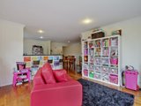 https://images.listonce.com.au/custom/160x/listings/53-pinoak-drive-yarra-glen-vic-3775/306/01525306_img_06.jpg?P4990WN-pVc