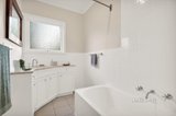 https://images.listonce.com.au/custom/160x/listings/53-smith-avenue-croydon-vic-3136/982/01680982_img_11.jpg?DNI3IZvhKGU