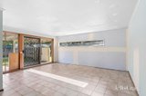 https://images.listonce.com.au/custom/160x/listings/53-white-avenue-romsey-vic-3434/792/01933792_img_07.jpg?EDeySlFsMj8