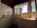 https://images.listonce.com.au/custom/160x/listings/53-whitelaw-street-reservoir-vic-3073/964/01811964_img_05.jpg?8WNo5FcTwbw
