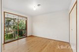 https://images.listonce.com.au/custom/160x/listings/530-stanley-avenue-eltham-vic-3095/724/01937724_img_09.jpg?L6_xxtydP-U