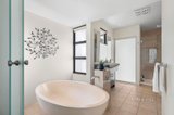 https://images.listonce.com.au/custom/160x/listings/532-king-street-daylesford-vic-3460/517/01896517_img_20.jpg?8c7h88tg0VY
