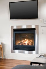 https://images.listonce.com.au/custom/160x/listings/5337-maroondah-highway-healesville-vic-3777/648/01748648_img_07.jpg?9a4iBB0tt7A