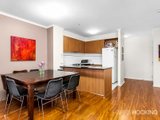 https://images.listonce.com.au/custom/160x/listings/5339-dorcas-street-south-melbourne-vic-3205/084/01087084_img_04.jpg?AE-F00eeWmw
