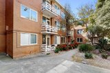 https://images.listonce.com.au/custom/160x/listings/535-dickens-street-elwood-vic-3184/860/01979860_img_15.jpg?9ZYLCP76TMk