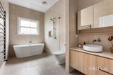 https://images.listonce.com.au/custom/160x/listings/535-neerim-road-murrumbeena-vic-3163/395/01942395_img_13.jpg?OBuMnq93ugM