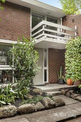 https://images.listonce.com.au/custom/160x/listings/537-atkins-street-kew-vic-3101/906/01889906_img_08.jpg?h3UlVcy_VyY