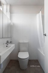 https://images.listonce.com.au/custom/160x/listings/5371-drummond-street-carlton-vic-3053/121/01127121_img_09.jpg?rjCPhfdcQF4