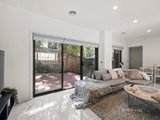 https://images.listonce.com.au/custom/160x/listings/539-wooddale-grove-donvale-vic-3111/354/01648354_img_02.jpg?zuv0RVSSTu8