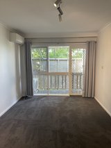 https://images.listonce.com.au/custom/160x/listings/53c-innellan-road-murrumbeena-vic-3163/423/01741423_img_04.jpg?RRWyFFFEkHs