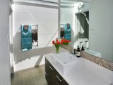 https://images.listonce.com.au/custom/160x/listings/54-pakington-street-st-kilda-vic-3182/967/01793967_img_10.jpg?wmYAUQ3_M78