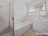 https://images.listonce.com.au/custom/160x/listings/54-plymouth-road-croydon-vic-3136/037/01526037_img_09.jpg?DW9VwW5rudo