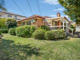 https://images.listonce.com.au/custom/160x/listings/54-tunstall-road-donvale-vic-3111/061/01650061_img_01.jpg?db9IRul6WkY