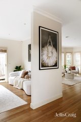 https://images.listonce.com.au/custom/160x/listings/541-st-clems-road-doncaster-east-vic-3109/739/01976739_img_04.jpg?DPg462t0MFg
