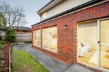 https://images.listonce.com.au/custom/160x/listings/541-st-clems-road-doncaster-east-vic-3109/739/01976739_img_14.jpg?guXliVT7ovc