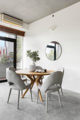 https://images.listonce.com.au/custom/160x/listings/5410-queen-street-melbourne-vic-3000/540/01733540_img_06.jpg?jxG_d5gMCz4