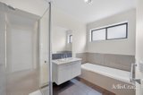 https://images.listonce.com.au/custom/160x/listings/5411-peel-street-north-black-hill-vic-3350/628/01880628_img_08.jpg?lcEYK9M314I