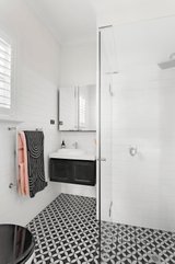 https://images.listonce.com.au/custom/160x/listings/542-albion-street-brunswick-west-vic-3055/015/01441015_img_13.jpg?t6P_Pa_dJV4