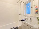 https://images.listonce.com.au/custom/160x/listings/542-grey-street-st-kilda-vic-3182/049/01088049_img_07.jpg?NYtoVNx1oqU