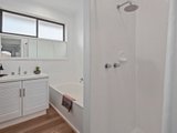 https://images.listonce.com.au/custom/160x/listings/545-collins-street-geelong-west-vic-3218/323/01552323_img_04.jpg?JCsl-ycu6-U