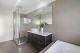 https://images.listonce.com.au/custom/160x/listings/547-highbury-road-burwood-east-vic-3151/750/01990750_img_13.jpg?eSNAQEAUq_Y