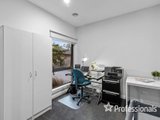 https://images.listonce.com.au/custom/160x/listings/54a-lee-ann-crescent-croydon-vic-3136/750/01525750_img_15.jpg?Mlht5NnbPdQ