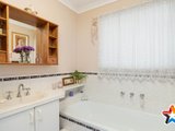 https://images.listonce.com.au/custom/160x/listings/55-day-crescent-bayswater-north-vic-3153/405/01526405_img_10.jpg?fV137ho0Z-o