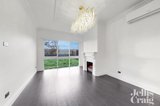 https://images.listonce.com.au/custom/160x/listings/55-first-avenue-strathmore-vic-3041/864/01735864_img_02.jpg?pae7wgWKwvE