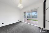 https://images.listonce.com.au/custom/160x/listings/55-first-avenue-strathmore-vic-3041/864/01735864_img_05.jpg?Xc6G6D_1gmA