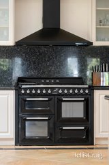 https://images.listonce.com.au/custom/160x/listings/55-hyne-street-lilydale-vic-3140/959/01981959_img_04.jpg?dAhLT6z9i-o
