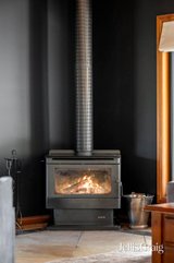 https://images.listonce.com.au/custom/160x/listings/55-hyne-street-lilydale-vic-3140/959/01981959_img_08.jpg?Fo--RITPLbM