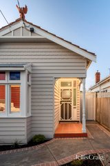 https://images.listonce.com.au/custom/160x/listings/55-mansfield-street-thornbury-vic-3071/604/01751604_img_02.jpg?Tk7kfFPUmd0