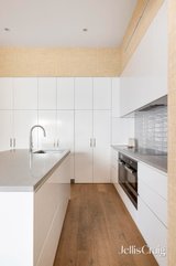 https://images.listonce.com.au/custom/160x/listings/55-merton-street-albert-park-vic-3206/519/01980519_img_06.jpg?y7MYz4PCngI