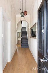 https://images.listonce.com.au/custom/160x/listings/55-merton-street-albert-park-vic-3206/519/01980519_img_07.jpg?dUFaeben-2s