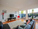 https://images.listonce.com.au/custom/160x/listings/55-railway-crescent-williamstown-vic-3016/777/01202777_img_10.jpg?Krw-YI59Kpo