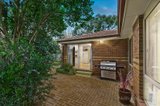 https://images.listonce.com.au/custom/160x/listings/55-rosstrevor-crescent-mitcham-vic-3132/037/00393037_img_09.jpg?EPvc4-9L5-M