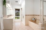 https://images.listonce.com.au/custom/160x/listings/55-sugarloaf-track-christmas-hills-vic-3775/872/01780872_img_13.jpg?KITc1Z0YMsU