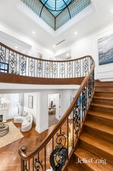 https://images.listonce.com.au/custom/160x/listings/55-townsend-street-glen-waverley-vic-3150/515/01910515_img_15.jpg?qNowy0U2NLo