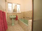 https://images.listonce.com.au/custom/160x/listings/550-middleborough-road-blackburn-north-vic-3130/055/01744055_img_04.jpg?TjoBgRj3eWE
