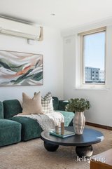 https://images.listonce.com.au/custom/160x/listings/555-de-carle-street-brunswick-vic-3056/156/01973156_img_09.jpg?-c7-d7LLBvs