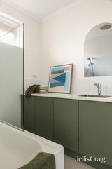 https://images.listonce.com.au/custom/160x/listings/555-may-street-fitzroy-north-vic-3068/103/01970103_img_06.jpg?BoAf7zKwe14