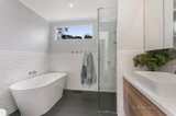 https://images.listonce.com.au/custom/160x/listings/56-east-street-woodend-vic-3442/633/00635633_img_06.jpg?kggHKRQKSyg