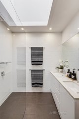 https://images.listonce.com.au/custom/160x/listings/56-farmer-street-richmond-vic-3121/204/00653204_img_04.jpg?ecMHswo_uJo